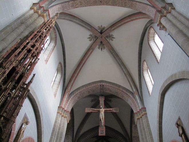 Innenansicht Dom zu Fritzlar nach der großen Sanierungsmaßnahme - am 09. Dezember 2012